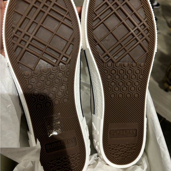 Brand New in the box never worn - Picture 4 of 7